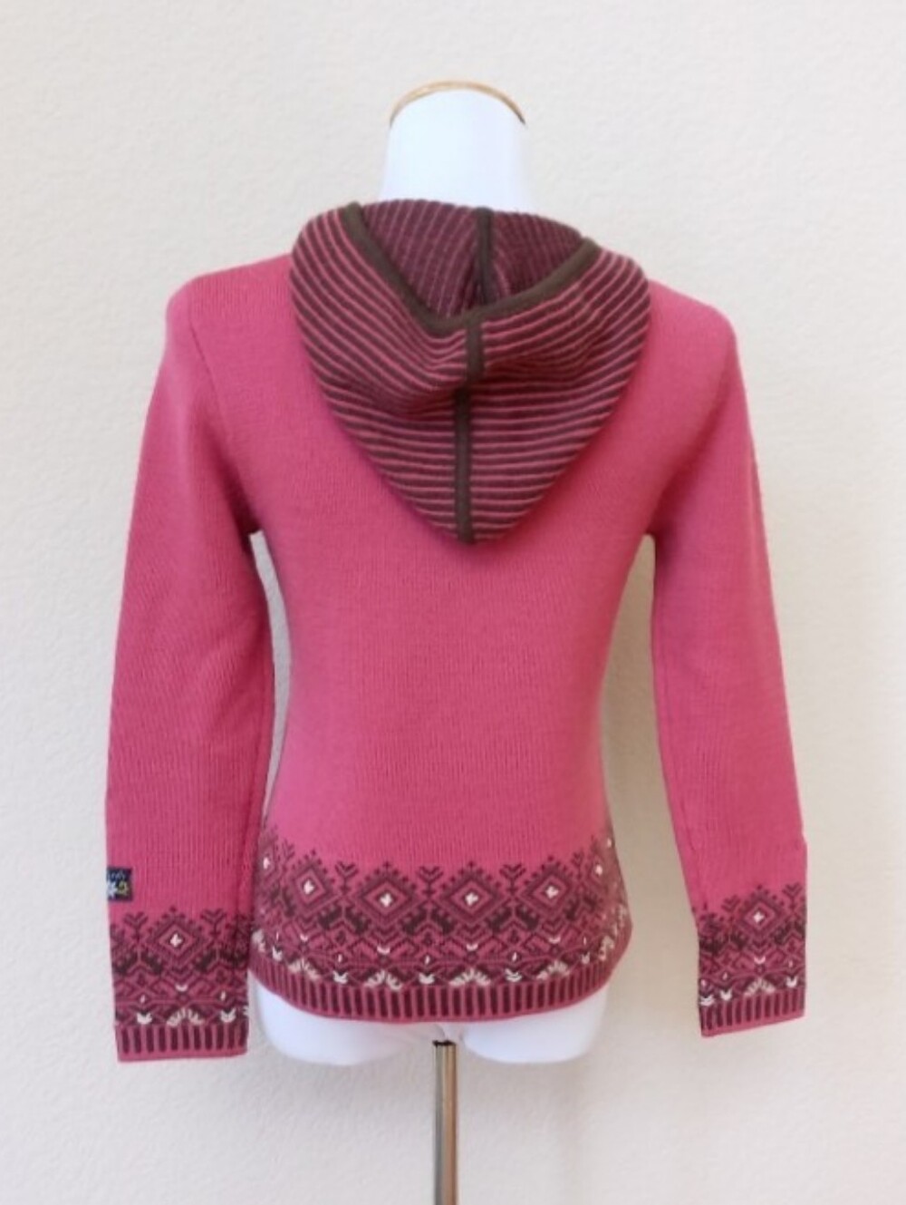 Icelandic Design pink wool floral embroidered hooded quarter zip sweater - Picture 5 of 8